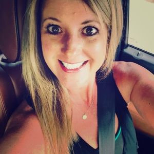 Meet your Posher, Jenee